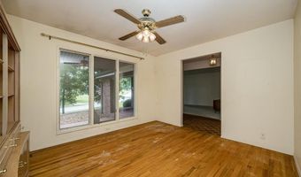 425 Kenilworth Ln, Ballwin, MO 63011