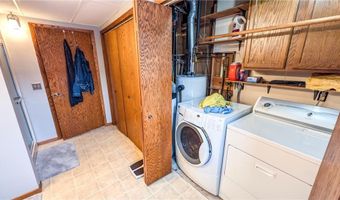 1918 Bayview Dr, Albert Lea, MN 56007