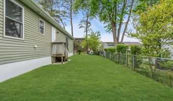 32 Bowline St, Beachwood, NJ 08722
