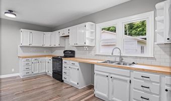 1605 S 6th St, Atchison, KS 66002