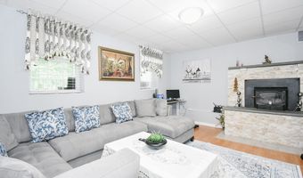 159 Birch Dr, Cheshire, CT 06410