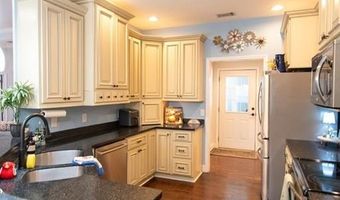 110 Lake Ridge Dr, Baxley, GA 31513