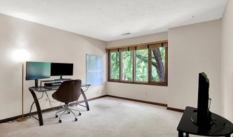 9015 Admirals Pointe Dr, Indianapolis, IN 46236