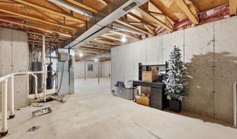1 Regal Ct, Algonquin, IL 60102