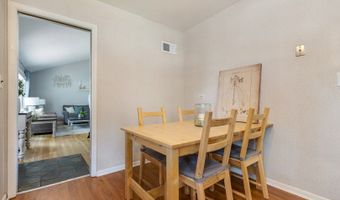 817 N Gibbons Ave, Arlington Heights, IL 60004