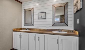 602 S 3rd St, Abbott, TX 76621