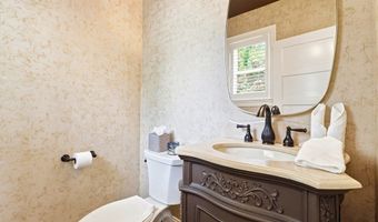 10 Wolcott Ave, Andover, MA 01810