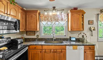 2 Marion Ln, Canterbury, CT 06331