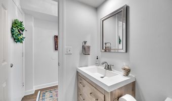 135 Turtle Bay Dr 135, Branford, CT 06405