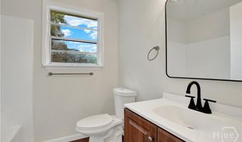 2205 Iowa St, Savannah, GA 31404