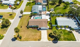 635 Jamaica Cir E, Apollo Beach, FL 33572
