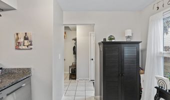 174 Williamsburg Ct, Albany, NY 12203