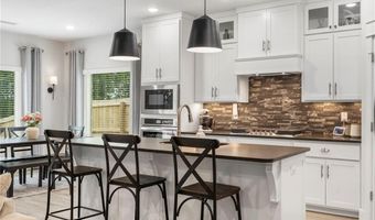 1200 Whistler St, Bentonville, AR 72713