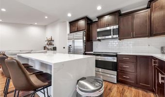 534 Oak Ridge Trails Ct, Ballwin, MO 63021