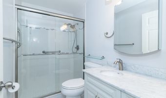 49 Rose St 307, Branford, CT 06405