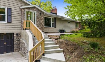 107 Hilltop Dr, Amherst, OH 44001