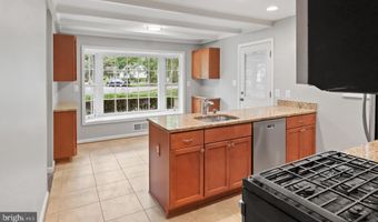 8504 CANTERBURY Dr, Annandale, VA 22003