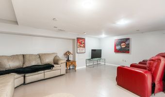 1205 N Scarlet Dr, Addison, IL 60101