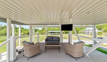 5004 Oak St, Bay St. Louis, MS 39520