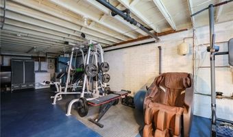 33 Providence Ave, East Providence, RI 02915