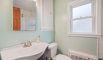 43 Coolidge Ave, Amity Harbor, NY 11701