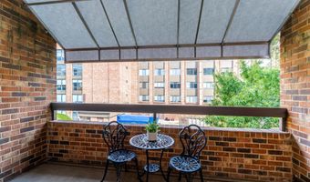 1763 S HAYES St 2, Arlington, VA 22202