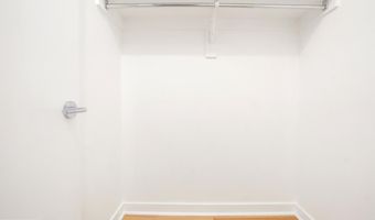 5904 MOUNT EAGLE Dr 108B, Alexandria, VA 22303