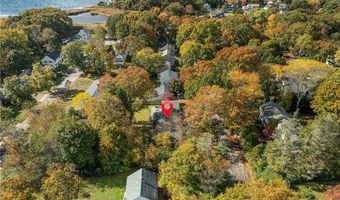 6 Conway Dr, Barrington, RI 02806