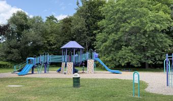 2 Howard St, Augusta, ME 04330