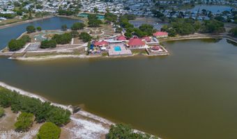 333 Loquat Dr, Barefoot Bay, FL 32976