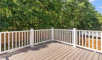 66 Hunters Crossing Dr, Coventry, RI 02816