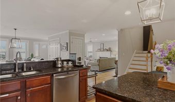 11 King Philip Ave, Bristol, RI 02809
