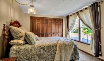 7 Shalamar Ct, Amherst, NY 14068