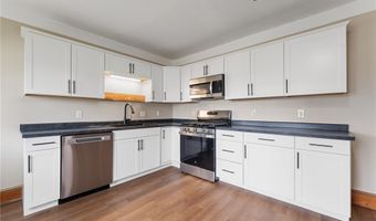 5785 Beechwood Ave, Alliance, OH 44601