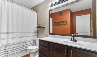 15641 Flight Ln, Apple Valley, MN 55124