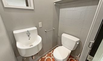 5176 Clarendon Rd, Indianapolis, IN 46208