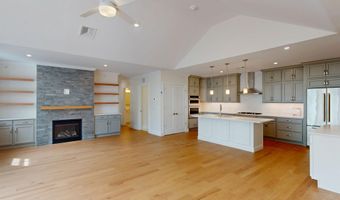 4 Longview Dr 403, Atkinson, NH 03811