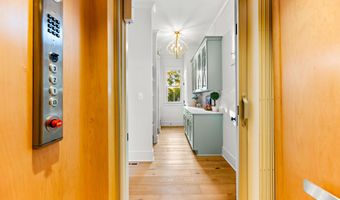 90 E LAKE Dr, Annapolis, MD 21403