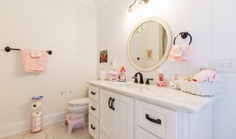 173 Circlestone Dr, Adel, GA 31620