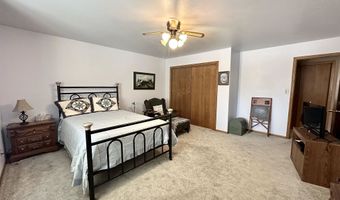 203 Emerald Meadows Dr, Arnolds Park, IA 51331
