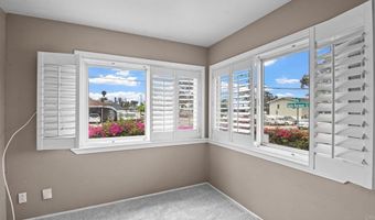 402-4 Santa Barbara St, Oceanside, CA 92058