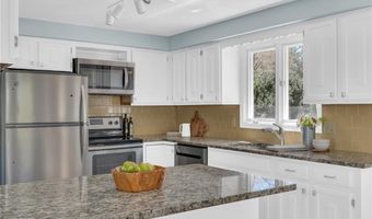 6 Acre Ave, Barrington, RI 02806