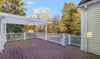 555 Great Rd, Lincoln, RI 02865