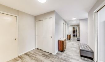 2700 E Bel Aire Dr 202, Arlington Heights, IL 60004