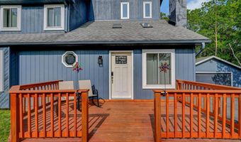 227 Valley View Dr, Albrightsville, PA 18210