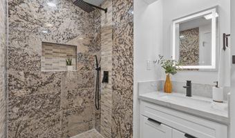 889 Akumu St, Kailua, HI 96734