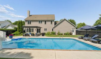 4232 N TERRAVIEW Dr, Appleton, WI 54913
