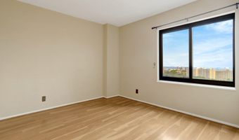 307 YOAKUM Pkwy 1517, Alexandria, VA 22304