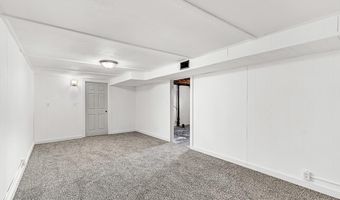 956 HILLCREST Rd, Cheyenne, WY 82009