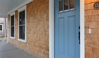 13 Arnold Ave 1, Jamestown, RI 02835